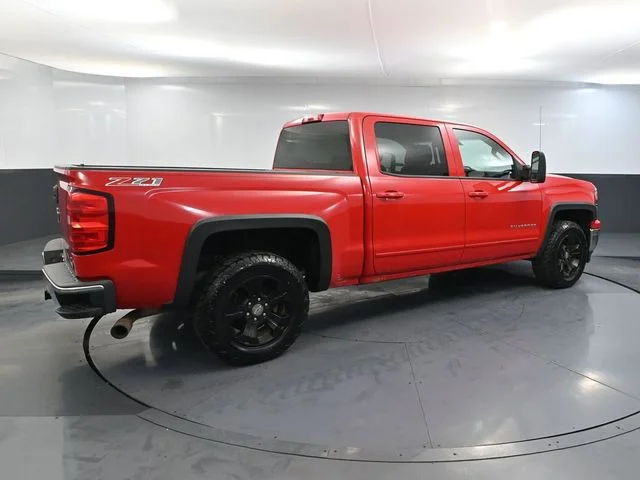 Used 2015 Red Chevrolet LT image 4