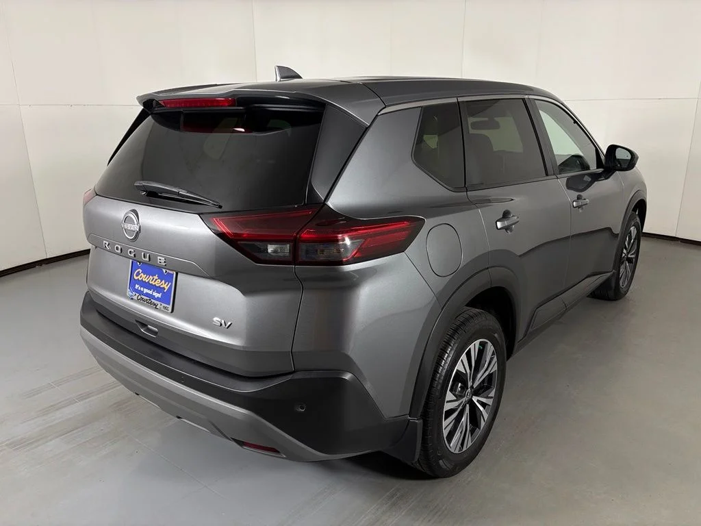 Used 2023 Gray Nissan SV image 8