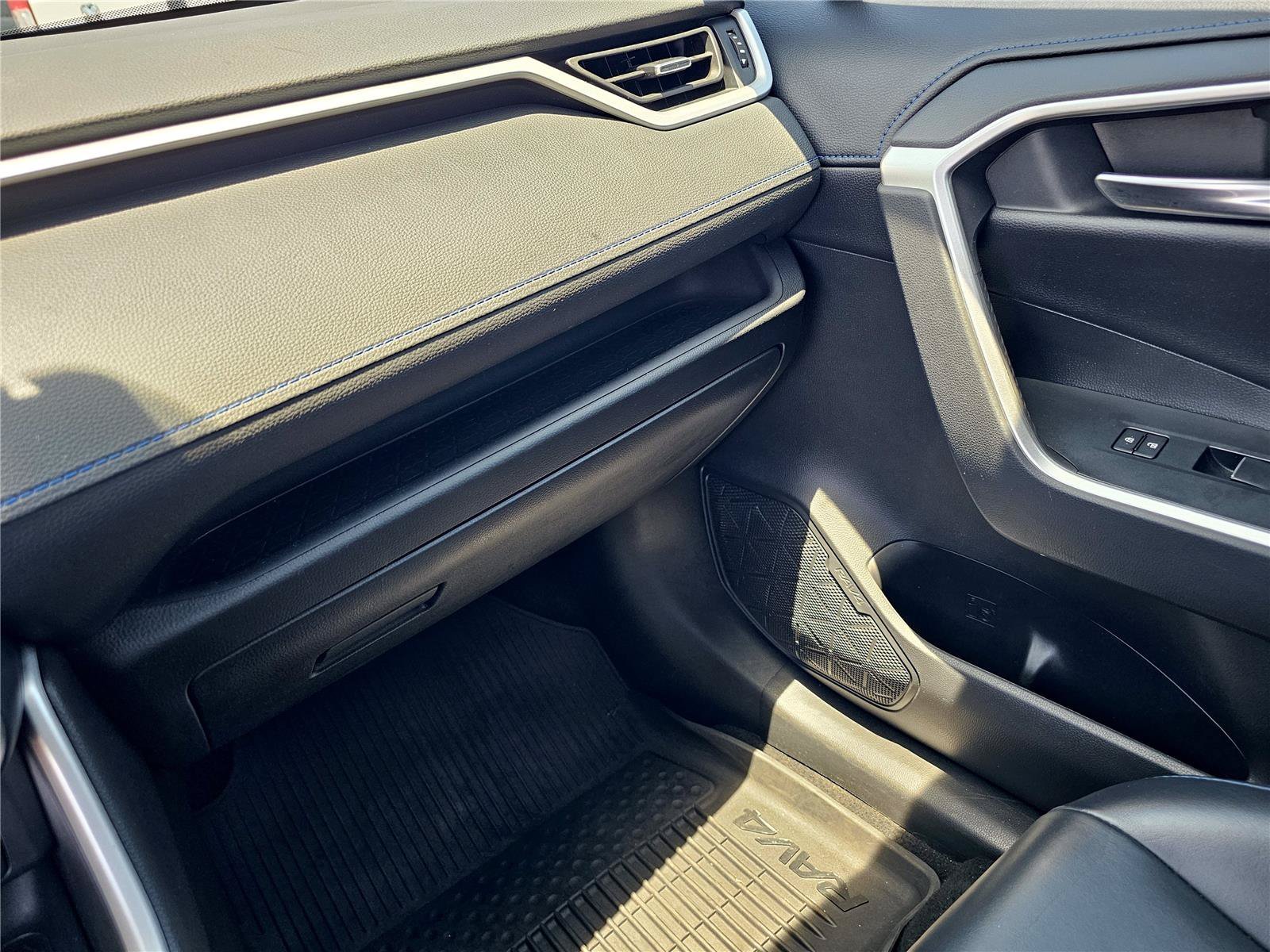 2021 Toyota RAV4 XSE - Photo 28
