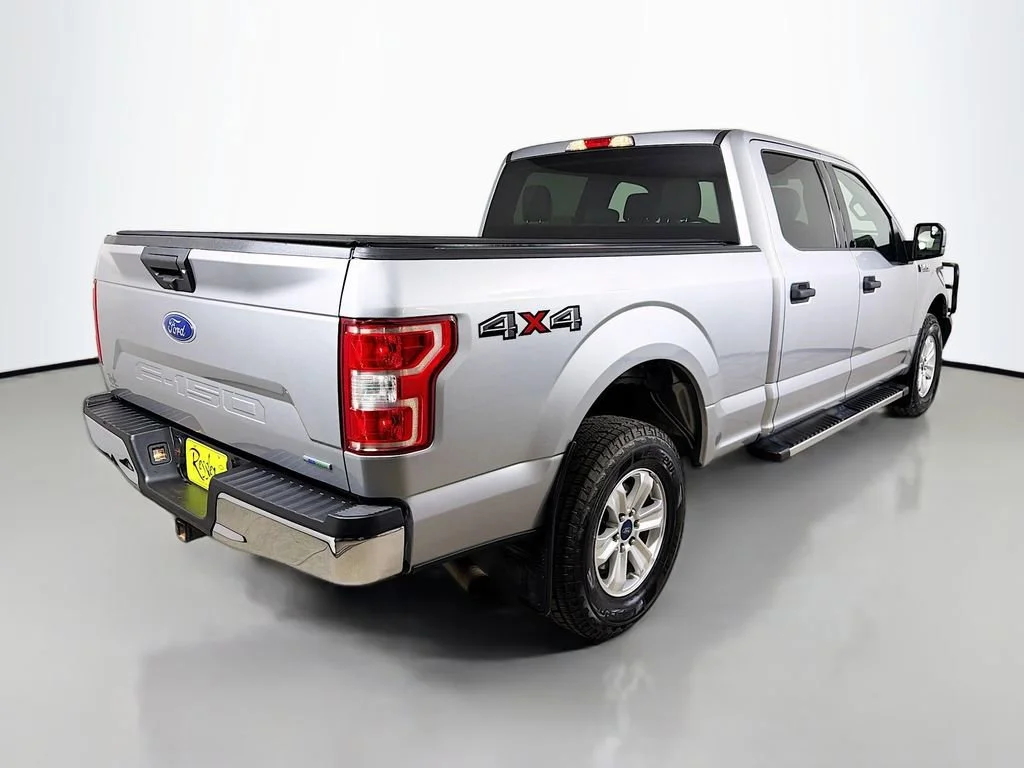 Used 2020  Ford XL image 6