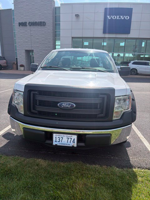 Used 2013 White Ford XL image 1