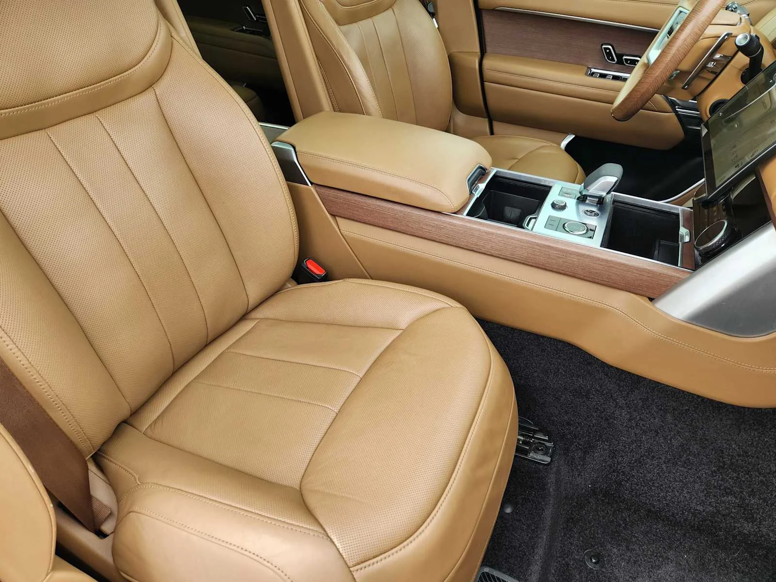 Used 2023 Portofino Blue Metallic Land Rover Autobiography image 13