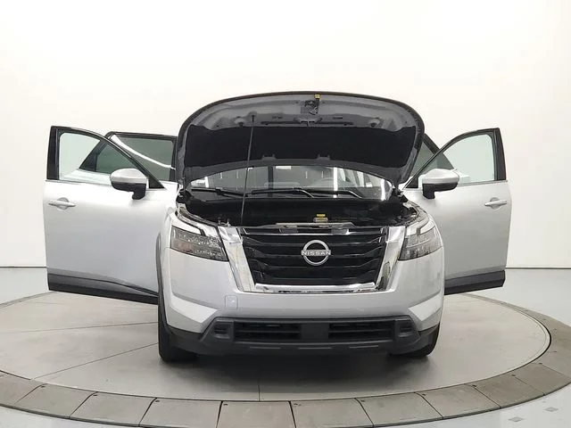 Used 2025 Silver Nissan SV image 10