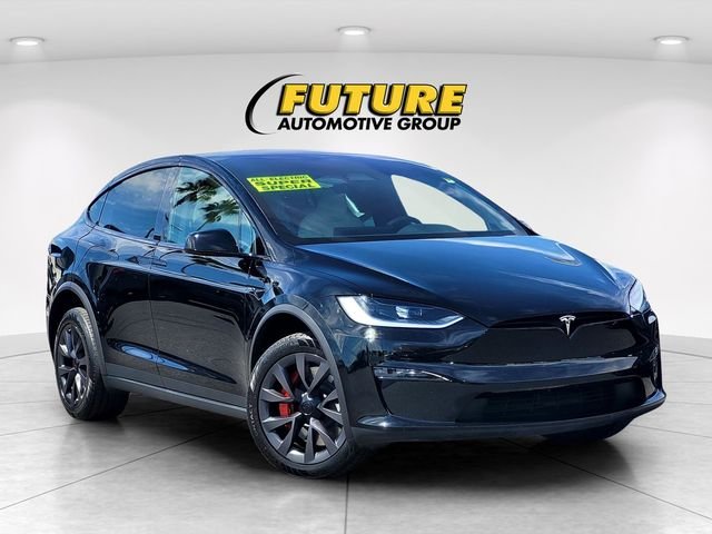 Used 2024  Tesla Plaid image 1