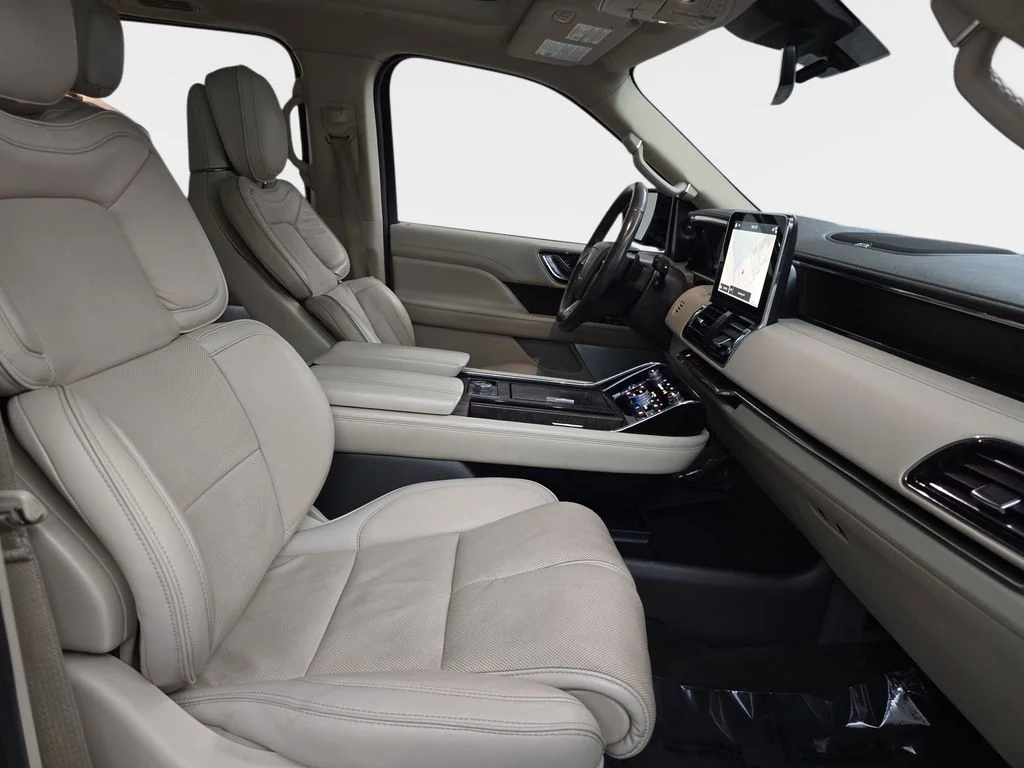 Used 2018 Velvet Lincoln Reserve image 10