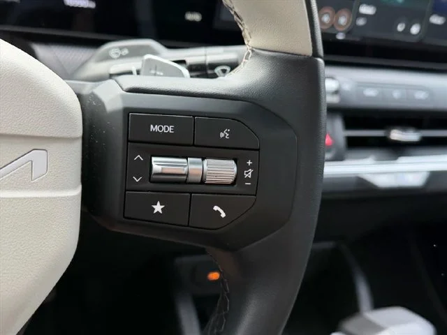 Used 2025 White Kia GT-Line Turbo image 21