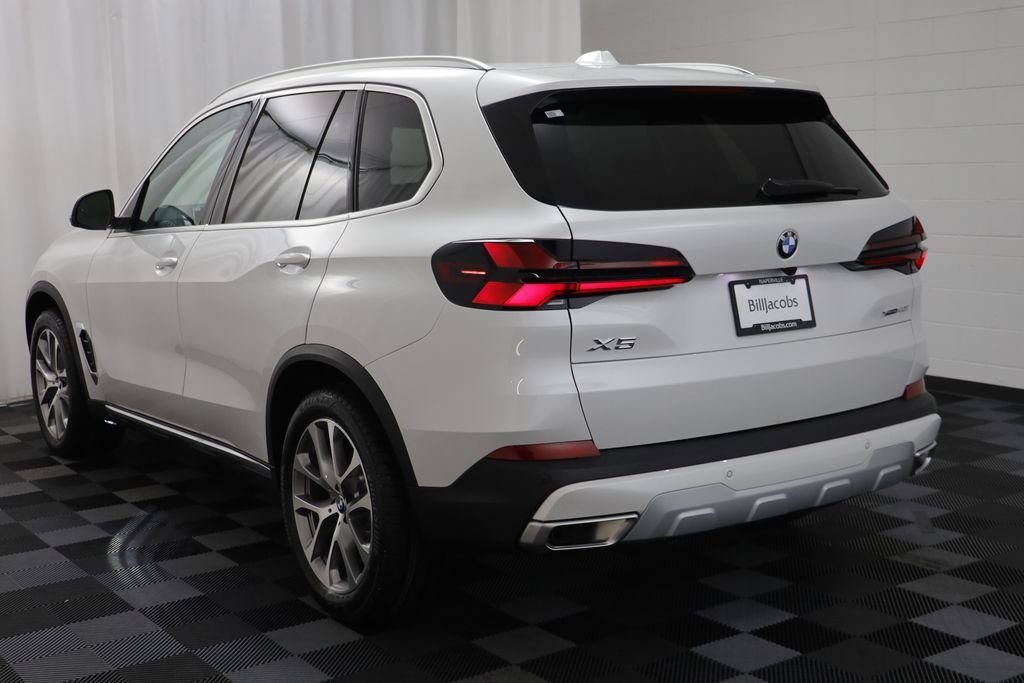 New 2026 Mineral White Metallic BMW xDrive40i image 16