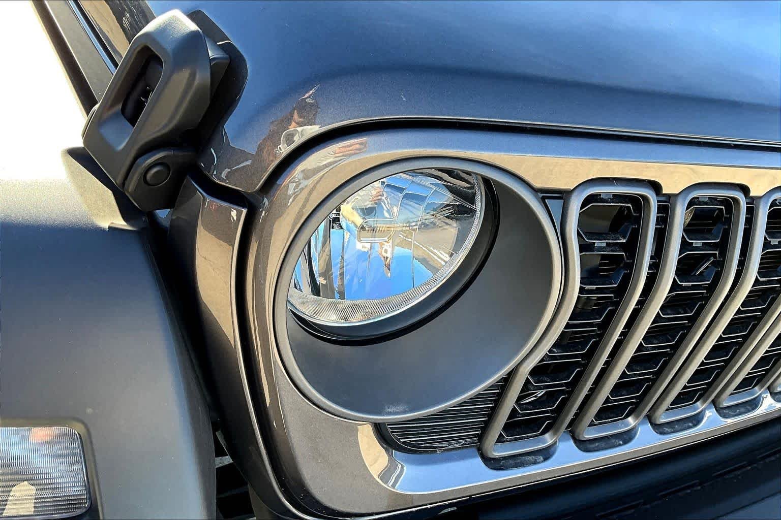 New 2026 Granite Crystal Metallic Clear-Coat Exterior Paint Jeep Sport image 14
