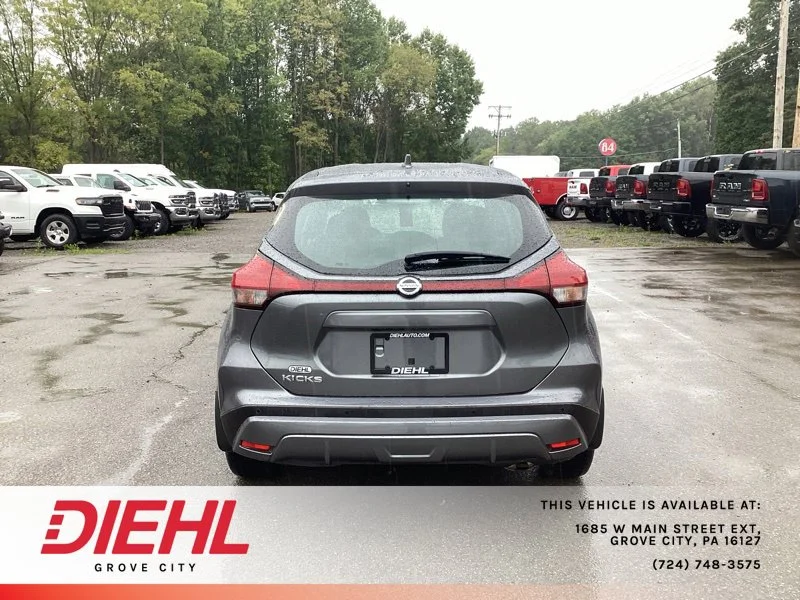 Used 2021 Gray Nissan S image 6