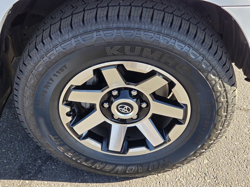Used 2021 White Toyota SR5 image 9