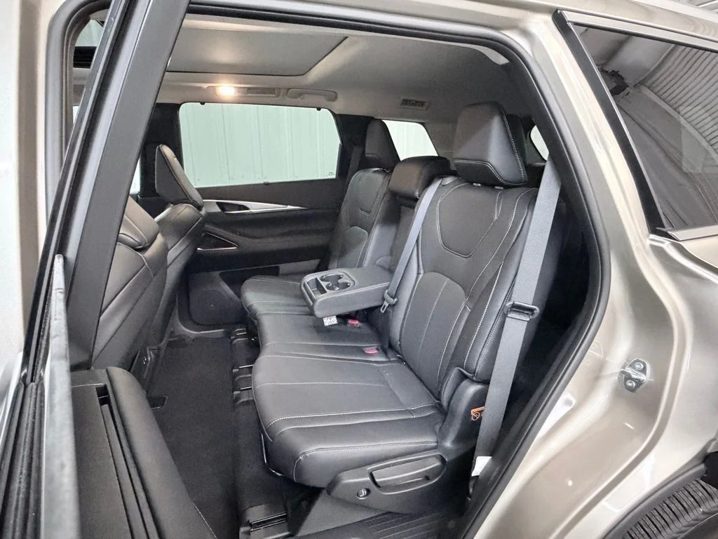 New 2026 WARM TITANIUM INFINITI Luxe FWD image 32