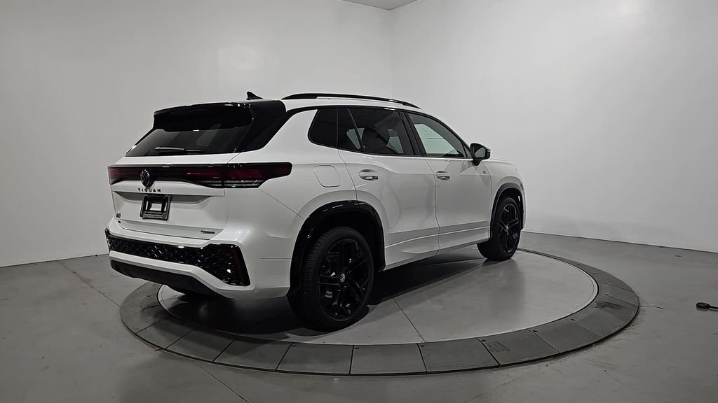 New 2026 White/off-white Volkswagen SE R-Line Black image 5
