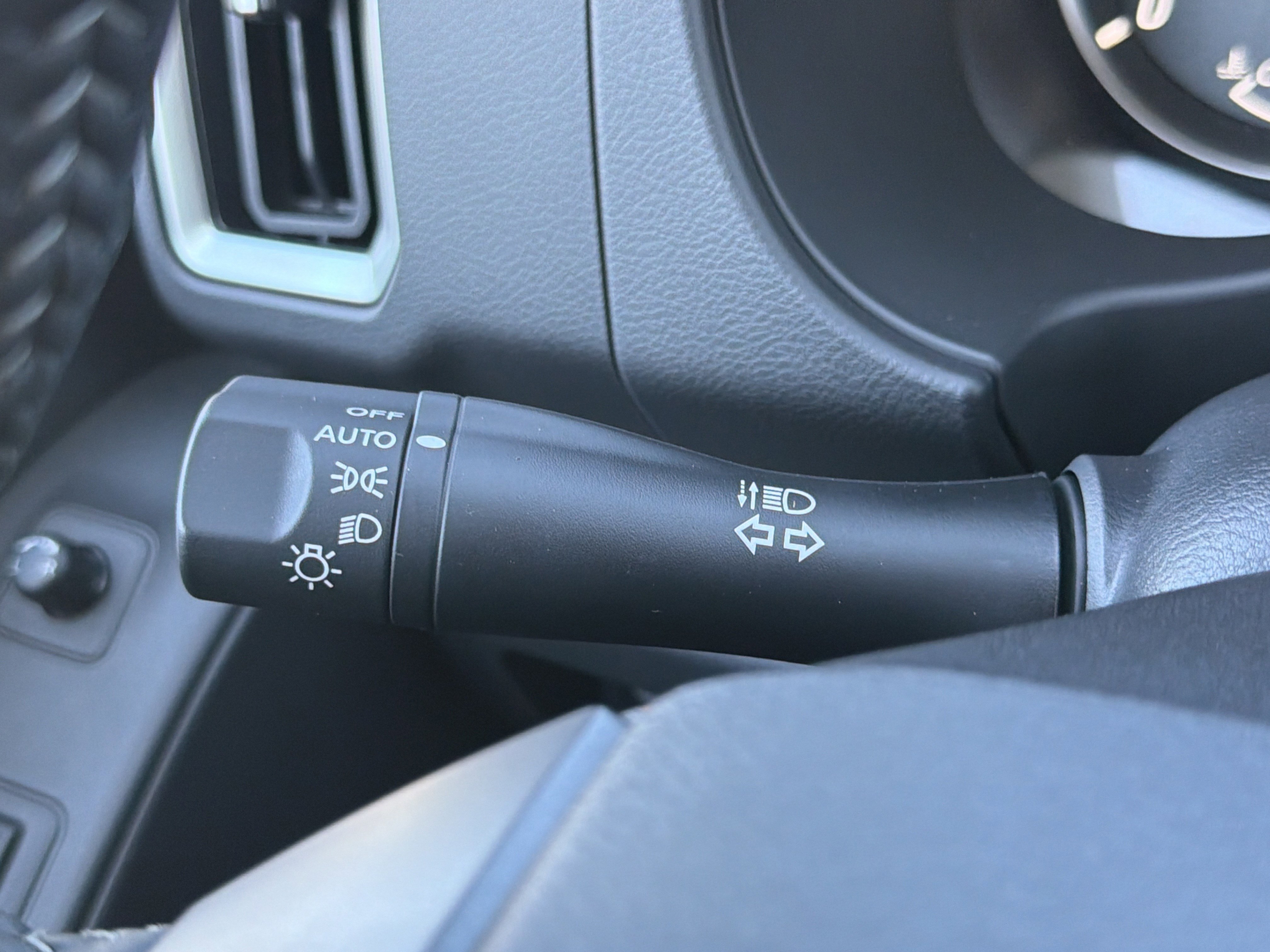 2026 Nissan Frontier SV - Photo 11