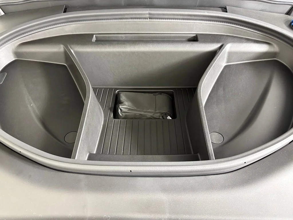 New 2026 Crystal White Volvo Plus image 36