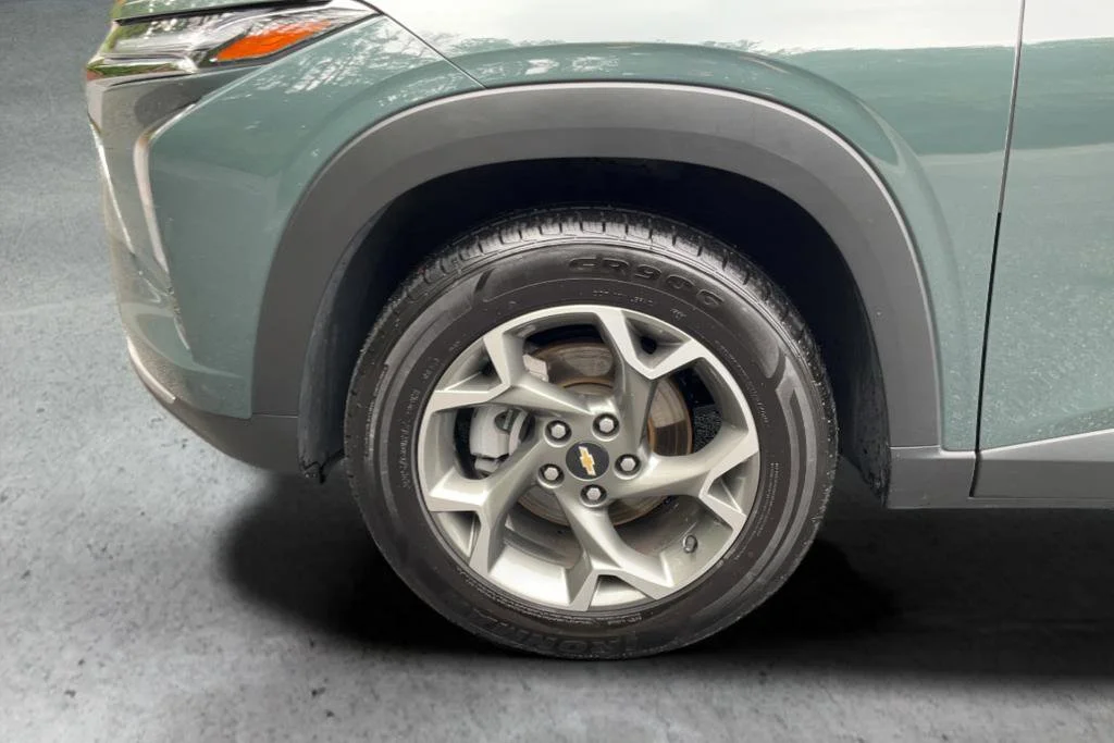 2025 Chevrolet Trax LT - Photo 24