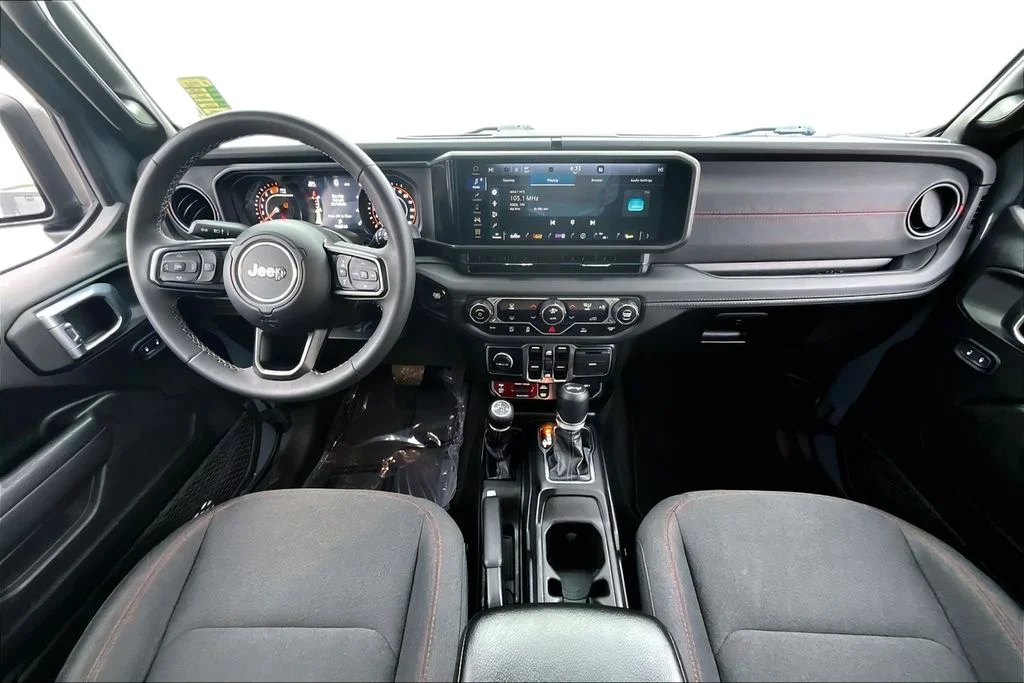 2025 Jeep Wrangler 4-Door Rubicon - Photo 16