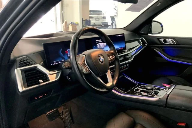 Used 2024 Skyscraper Grey Metallic BMW xDrive40i image 7