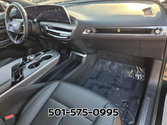 Used 2024 Green Cadillac Luxury image 18