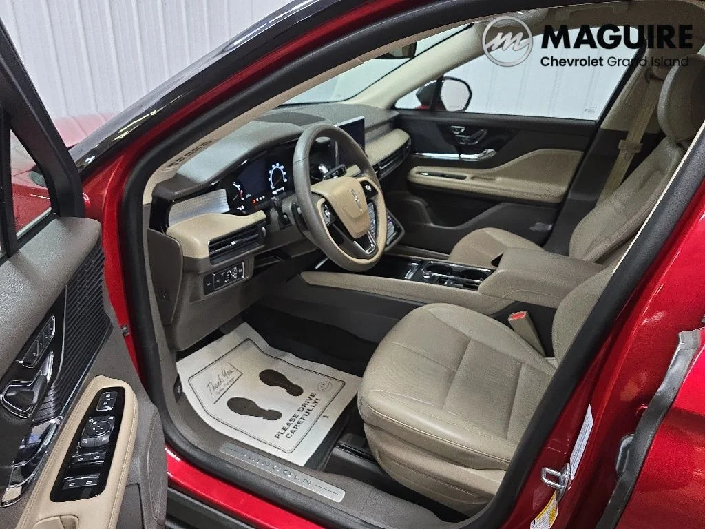 Used 2022 Red Lincoln Standard image 28