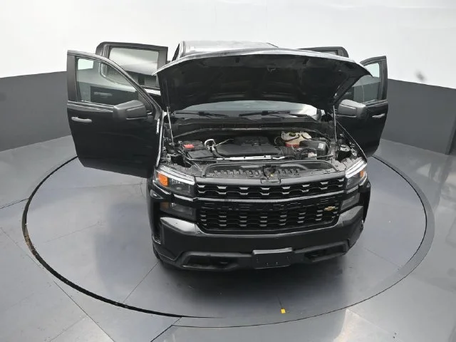 Used 2020  Chevrolet Custom image 40