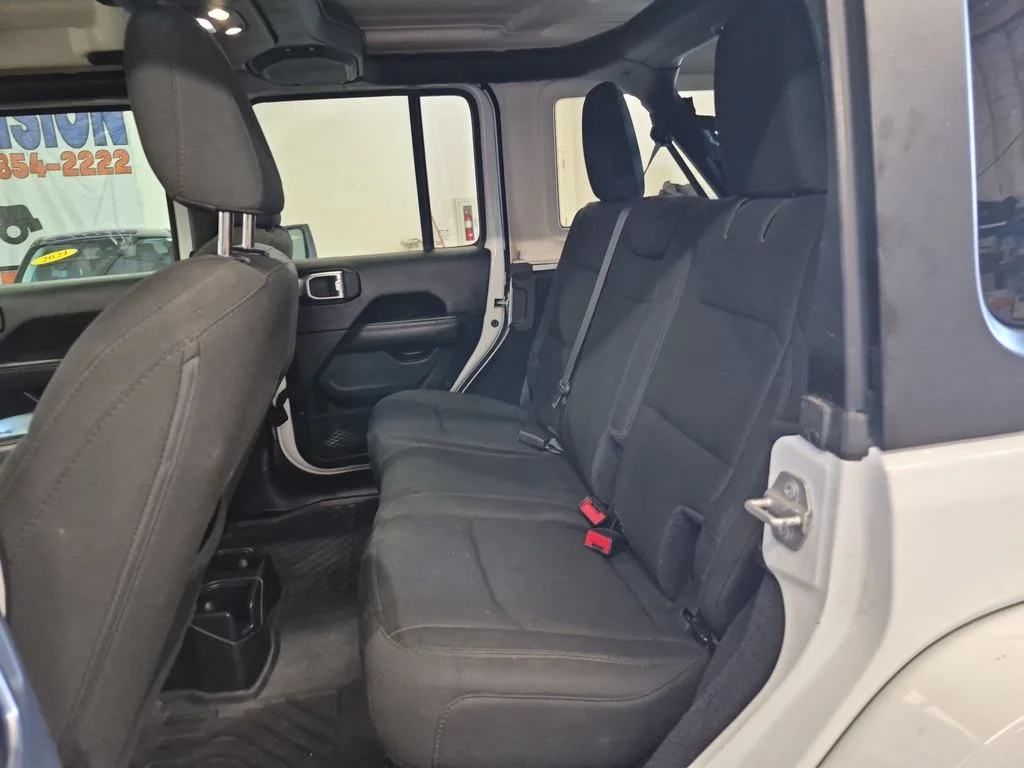 Used 2019 Bright White Clearcoat Jeep Unlimited Sahara image 14