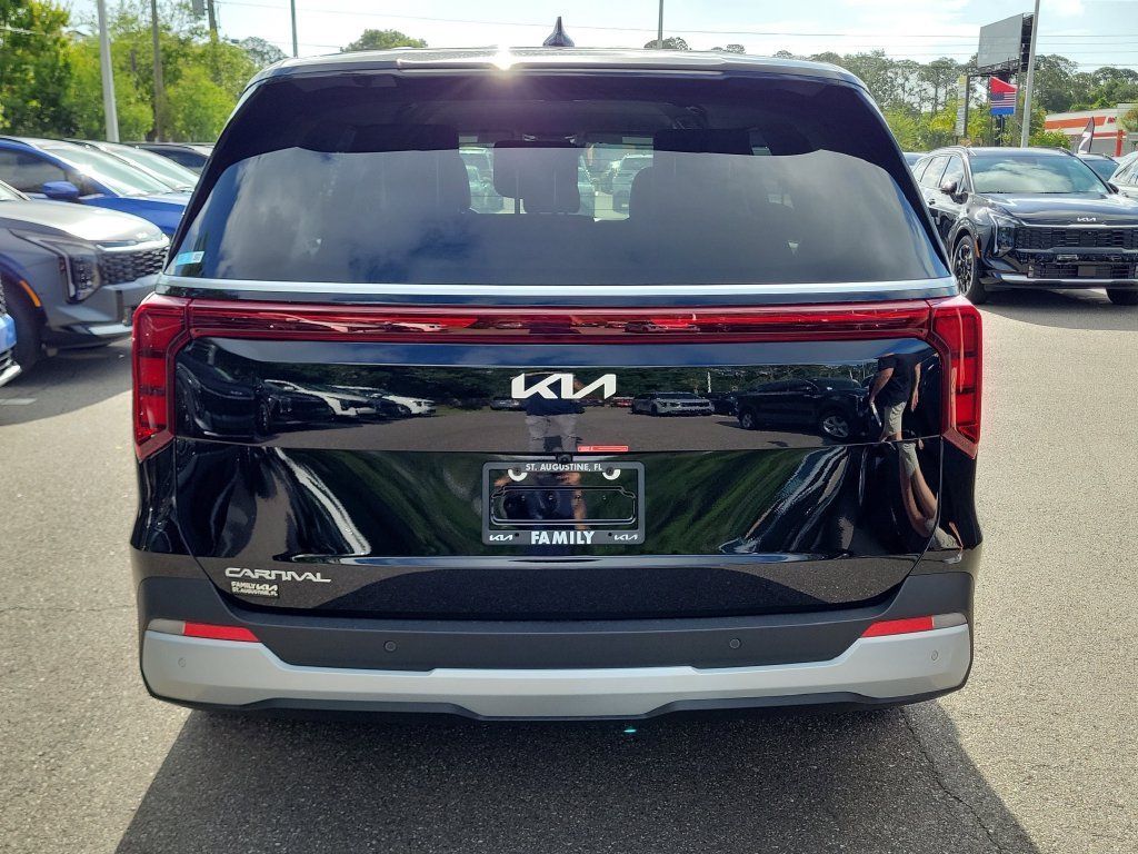 New 2026 Aurora Black Pearl Kia LXS image 5