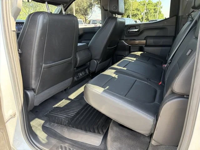 Used 2022 Silver Ice Metallic Chevrolet LT image 18