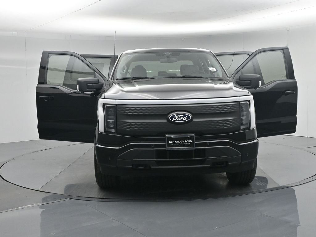 2025 Ford F-150 Lightning Flash - Photo 32