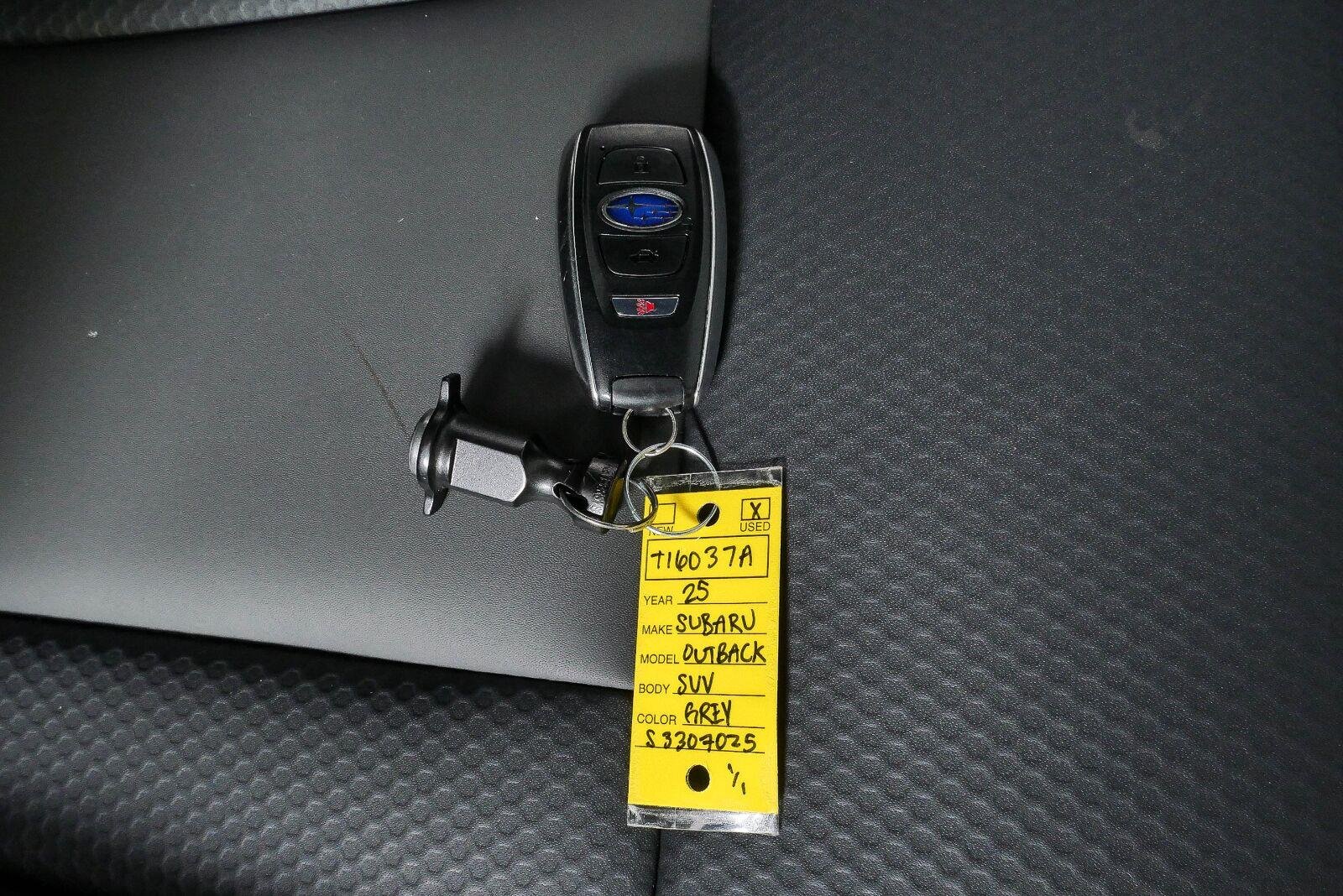 Used 2025 Ice Silver Metallic Subaru Wilderness image 39