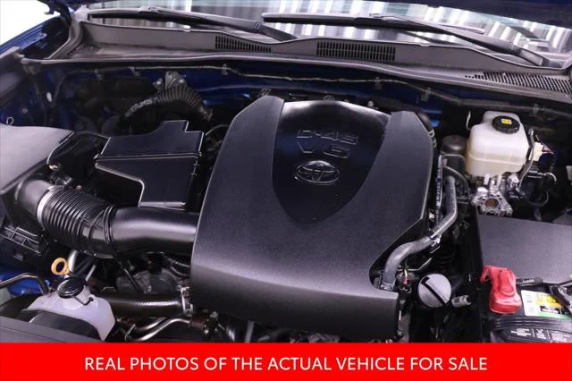 Certified Used 2018 BLAZING BLUE PEARL Toyota  image 17