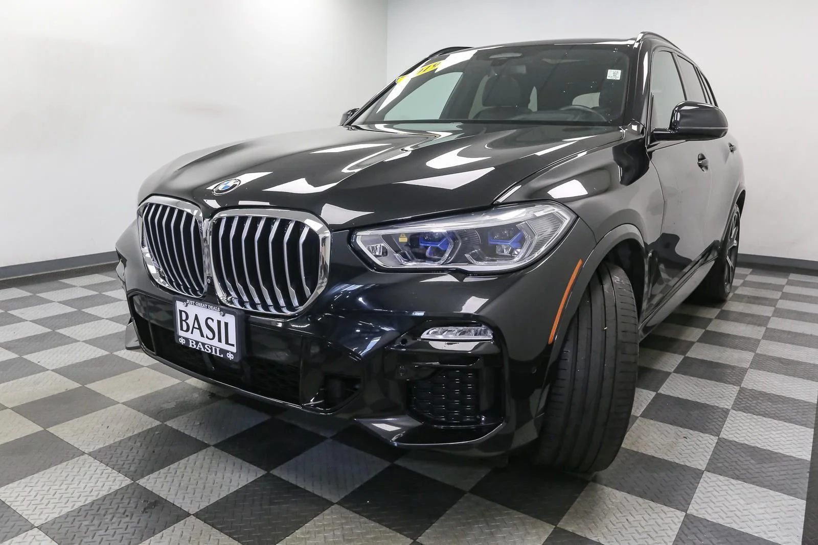 Used 2019 Black Sapphire Metallic BMW xDrive50i image 4