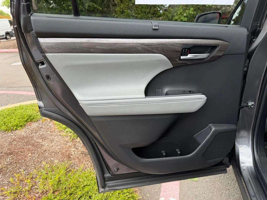 2022 Toyota Highlander Platinum - Photo 30
