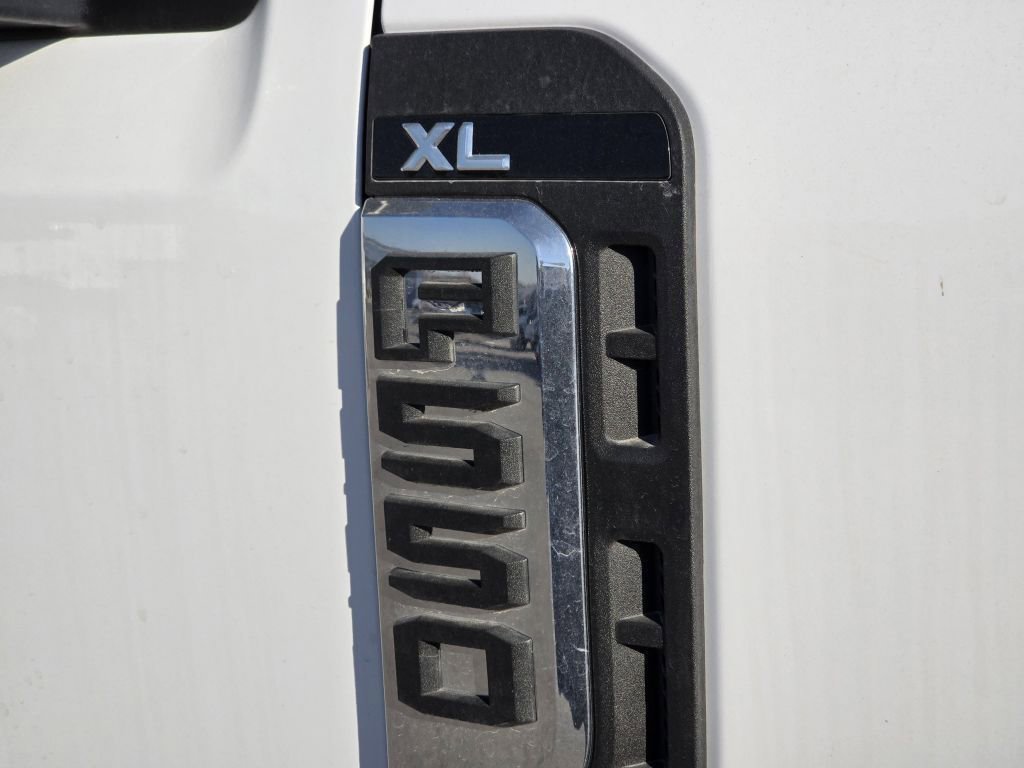 2025 Ford F-550 Super Duty Chassis Cab XL - Photo 27