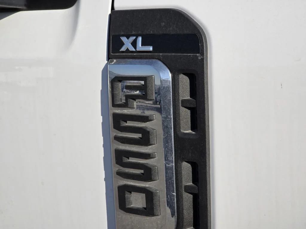 2025 Ford F-550 Super Duty Chassis Cab XL - Photo 27