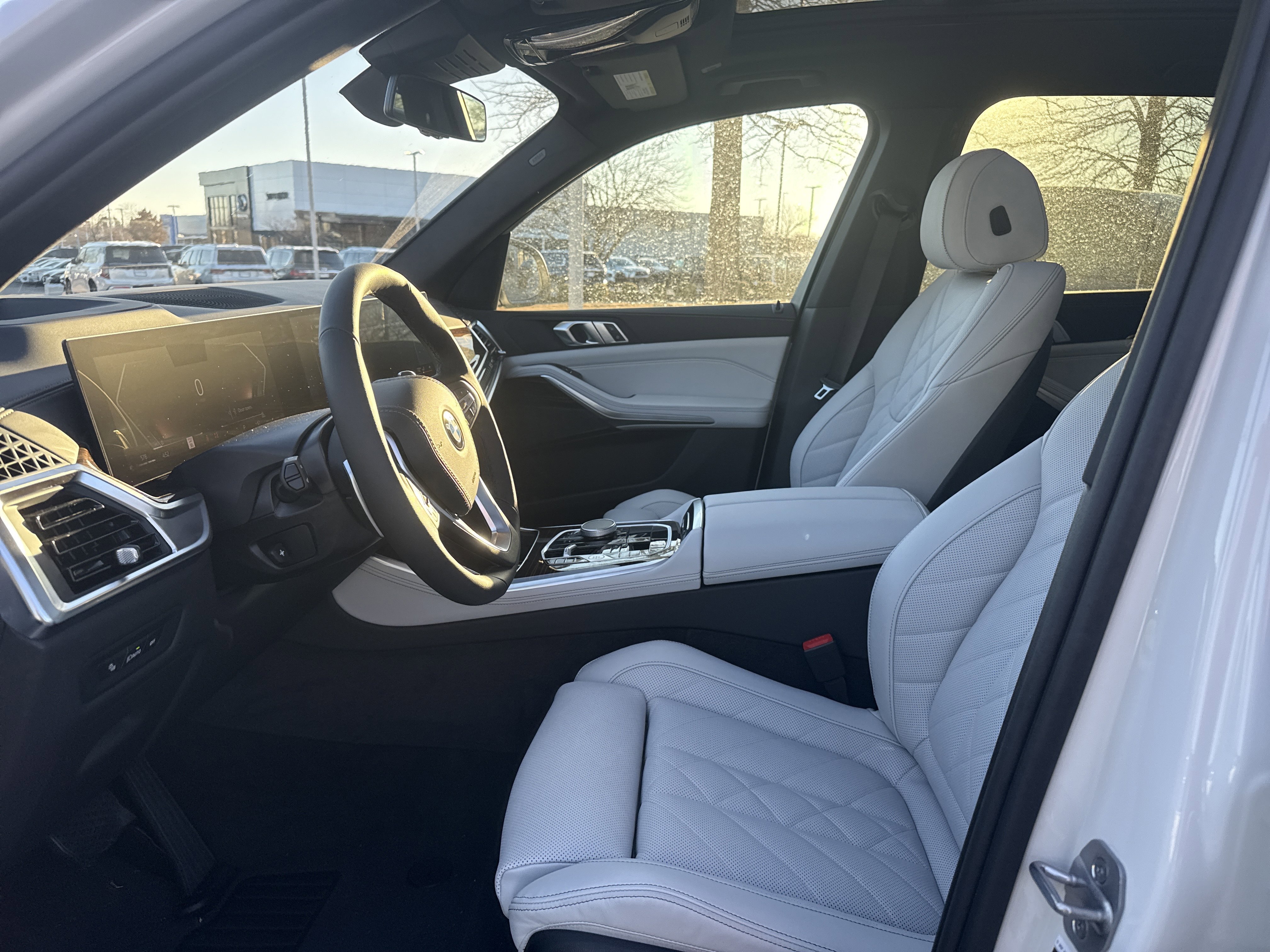 New 2026 0300 Alpine White BMW xDrive40i image 10