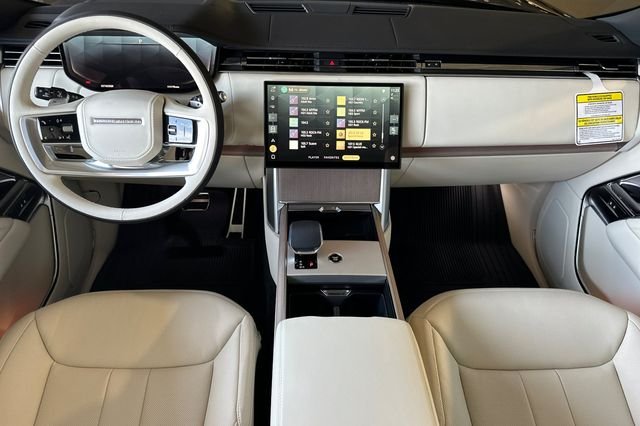 New 2026 Amethyst Grey Purple in Gloss finish Land Rover SE image 12