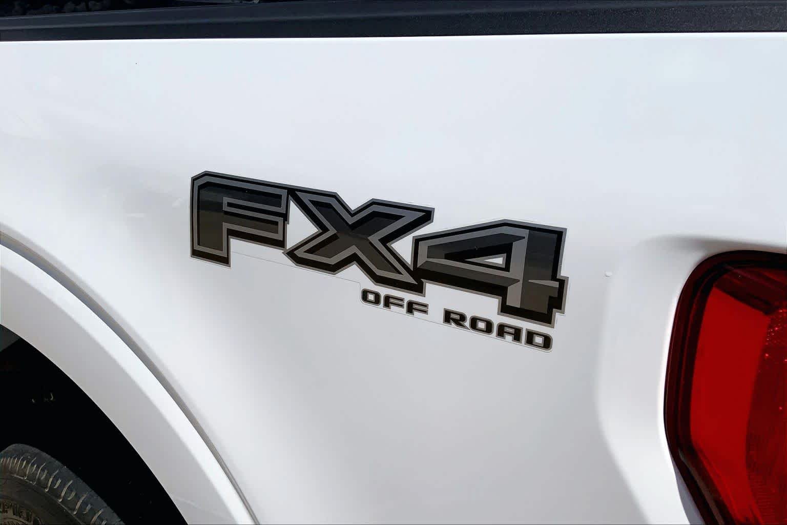 Certified Used 2023 Oxford White Ford XLT image 10