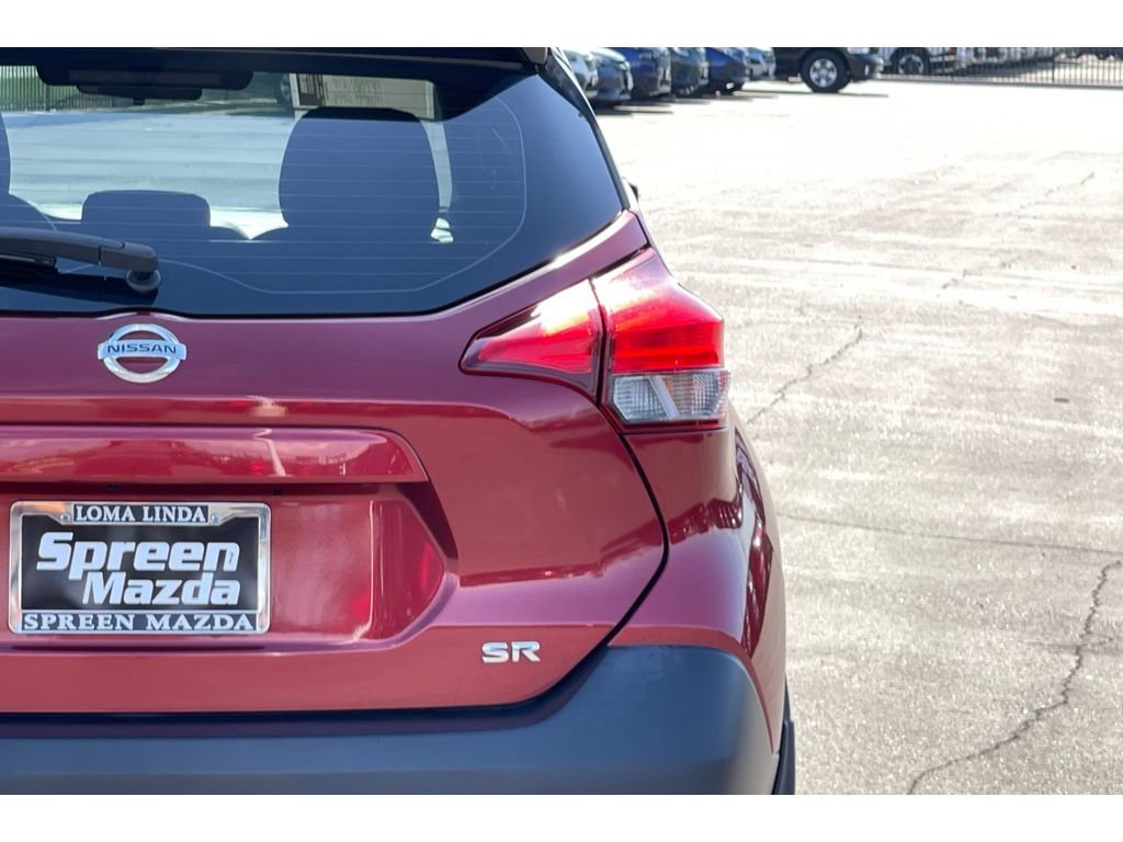 Used 2018 Cayenne Red/Super Black Nissan SR image 46