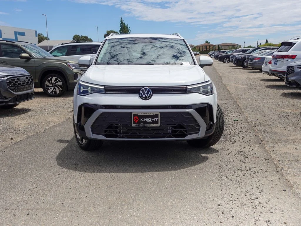 New 2026 Pure White Volkswagen 1.5T SE image 3