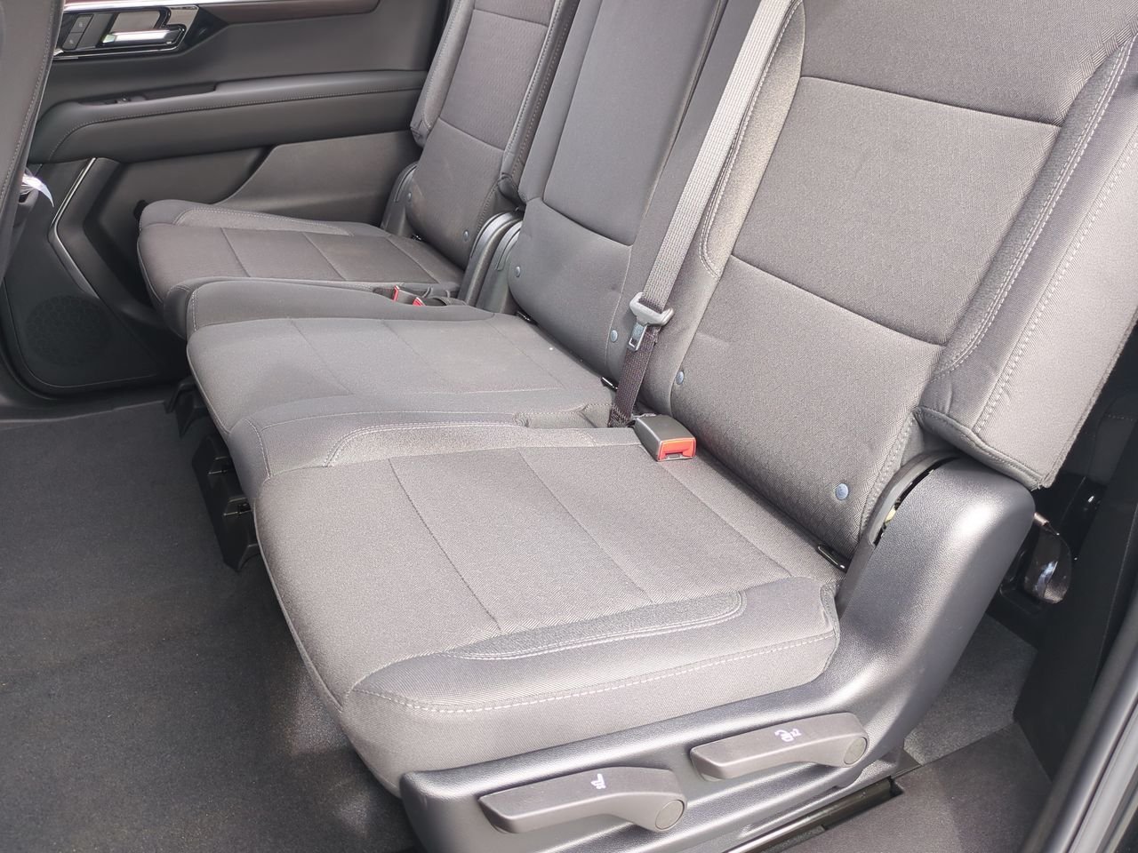 2026 Chevrolet Suburban LS - Photo 24