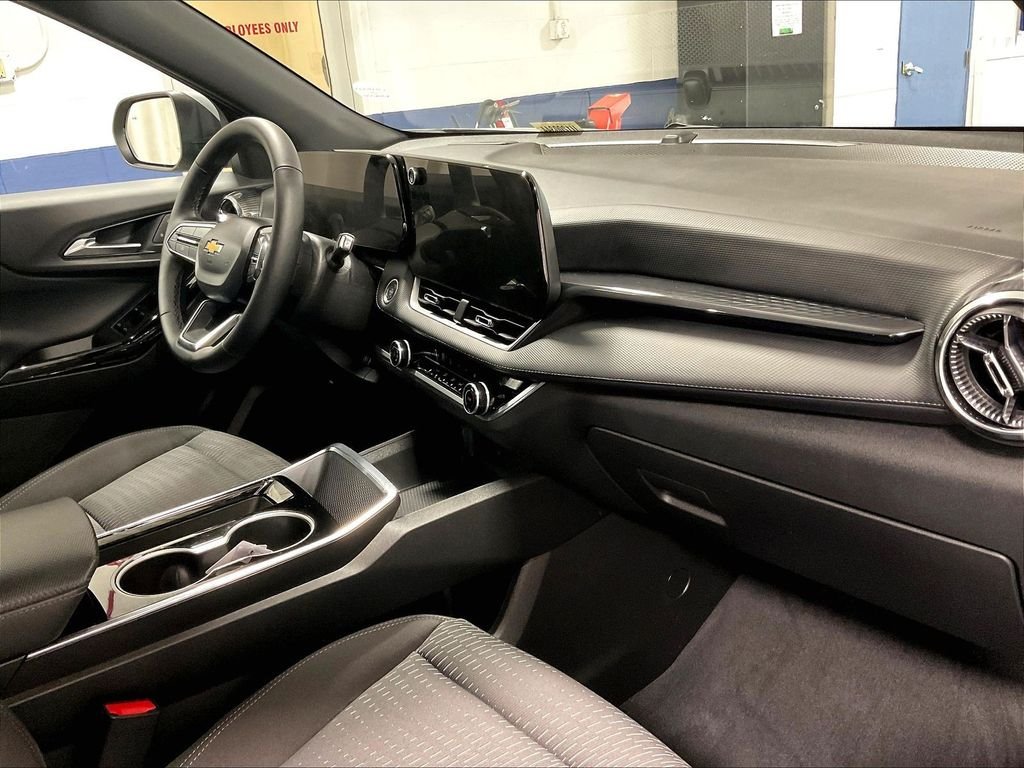 Used 2025 Sterling Gray Metallic Chevrolet LT image 14