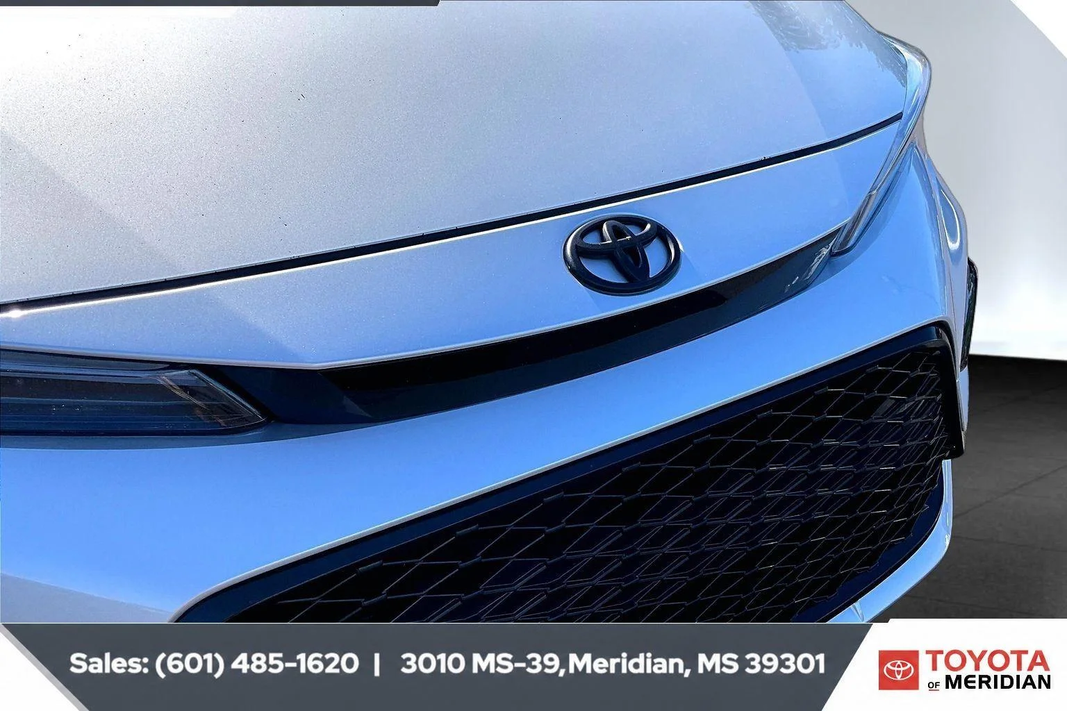 Used 2025 Classic Silver Metallic Toyota SE image 21