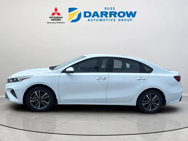 Used 2023 White Kia LXS image 2