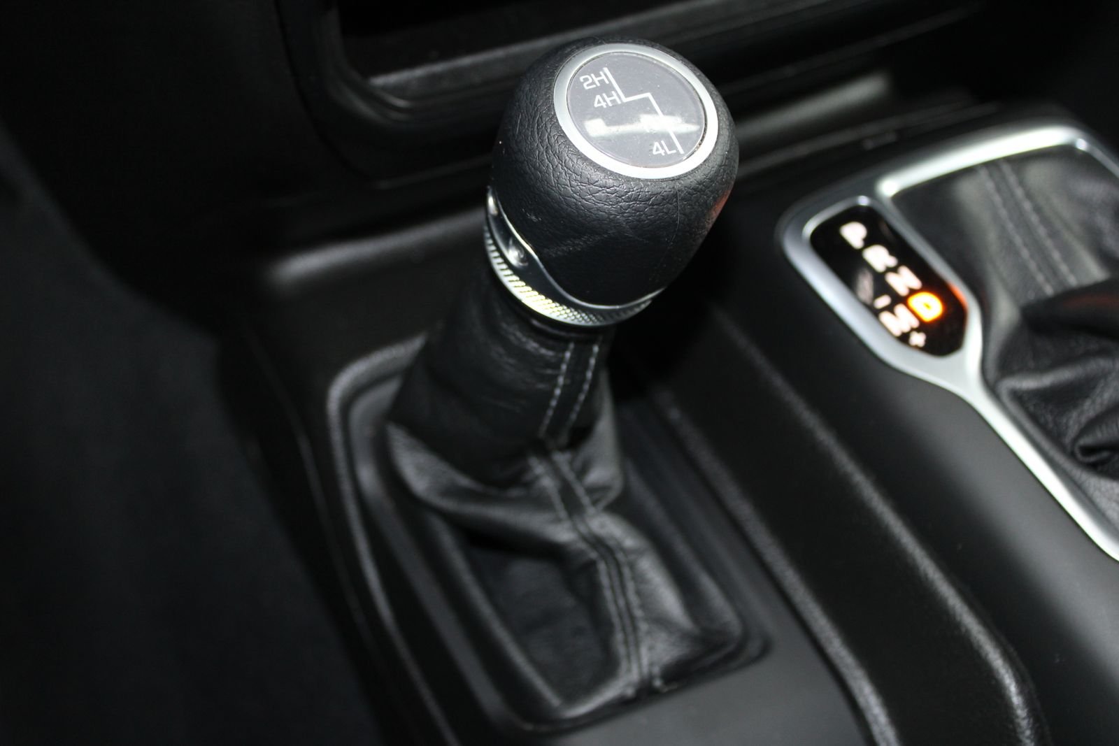 Used 2025 Black Jeep Sahara image 21