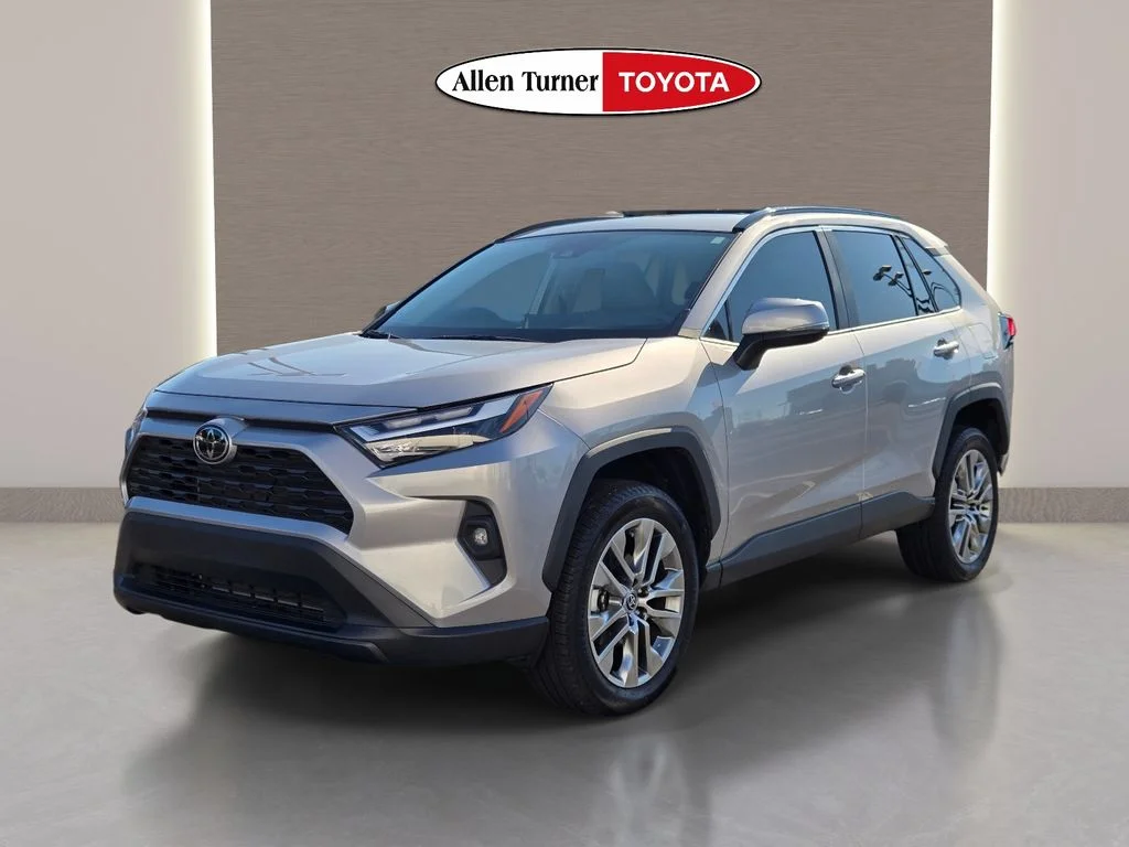 Used 2023 Silver Toyota XLE Premium image 2