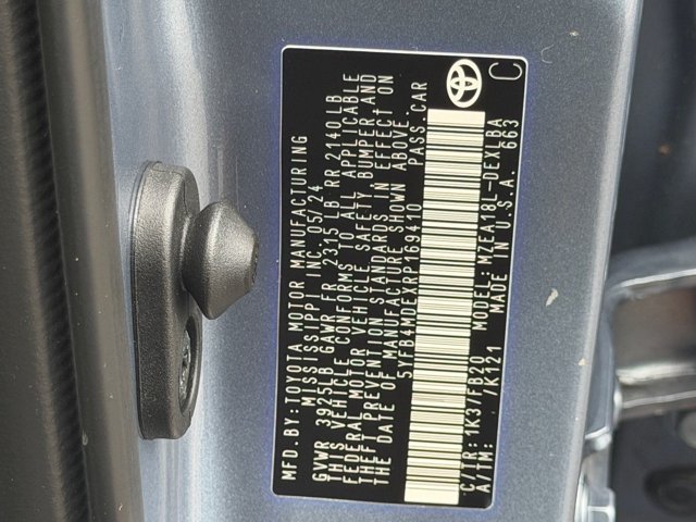 Used 2024  Toyota LE image 33