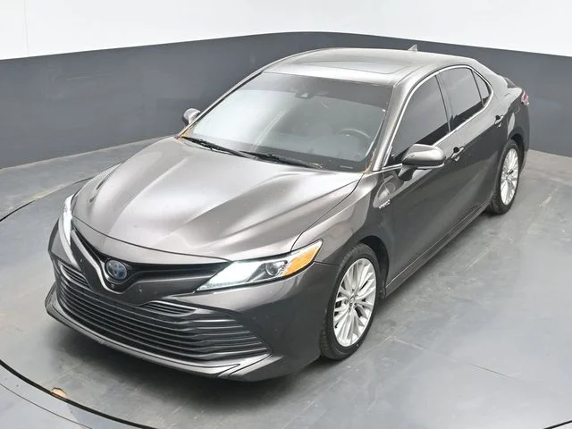 Used 2018 Brown Toyota XLE image 14