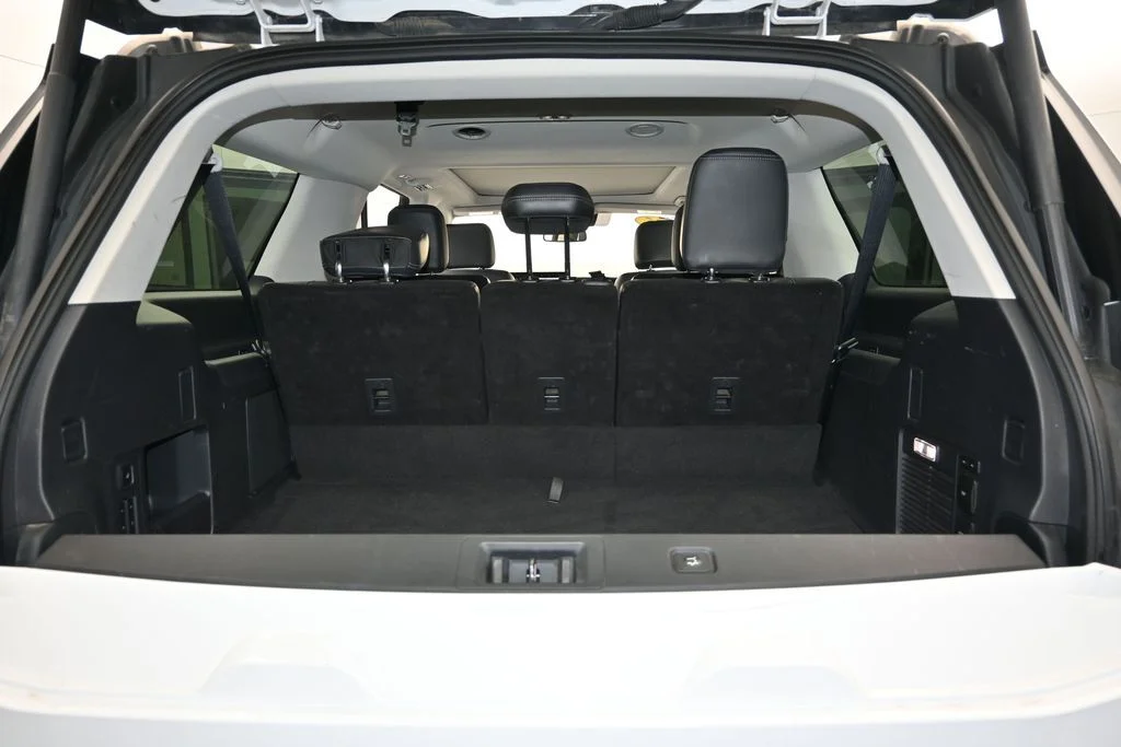 Certified Used 2025 Oxford White Ford Platinum image 11