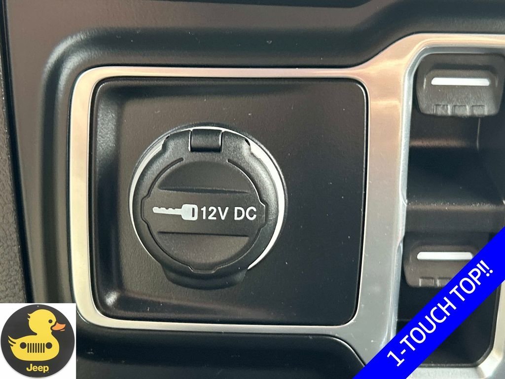 Used 2023  Jeep Sport S image 25