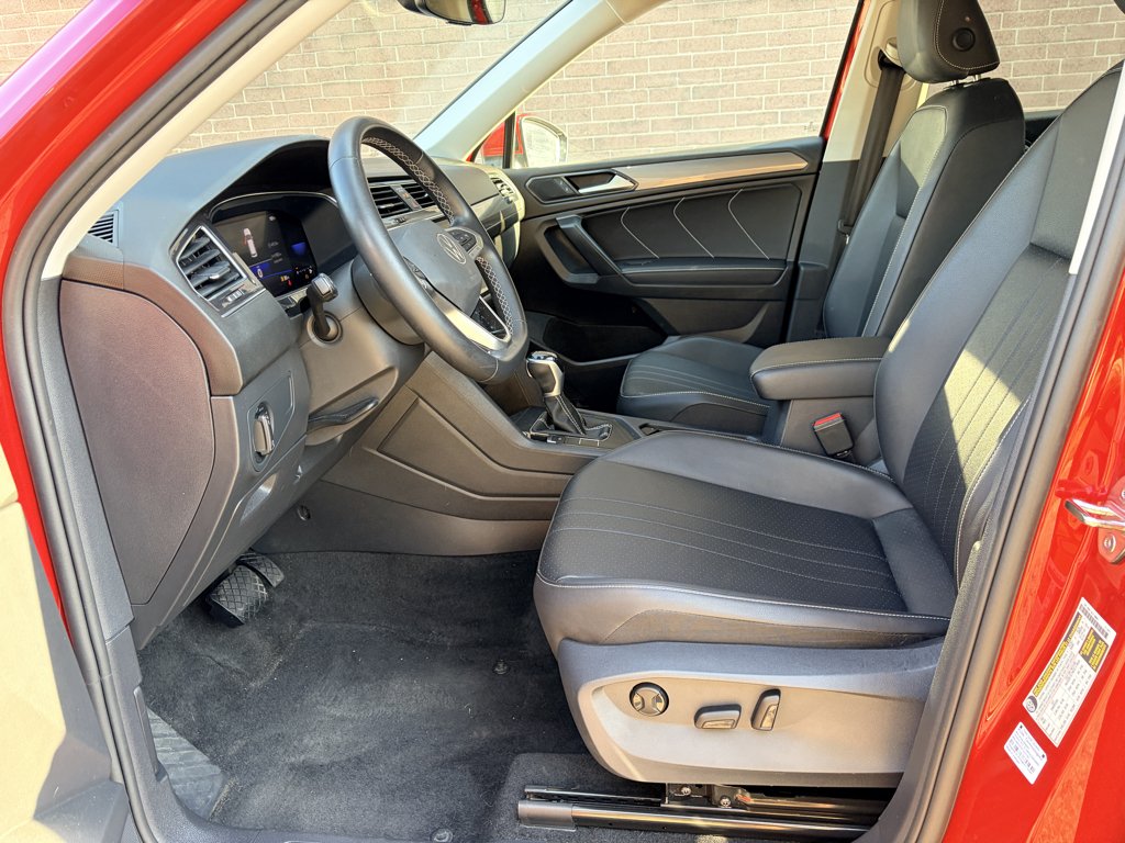 Used 2023 Kings Red Metallic Volkswagen SE image 10